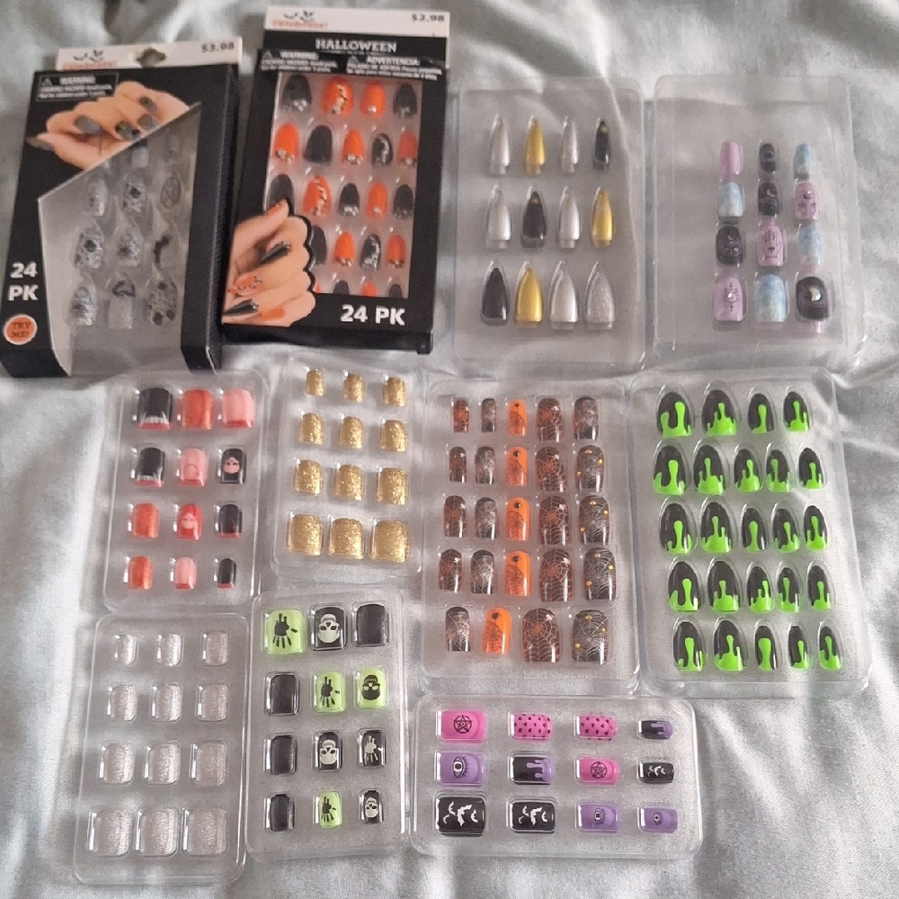 Halloween Nail Art Set - 24 PK